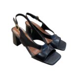 Sandalia negra